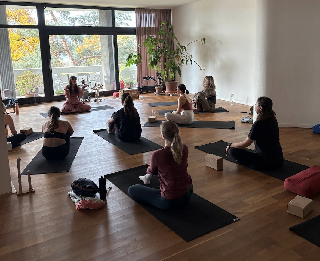Gerta teaching a yoga class